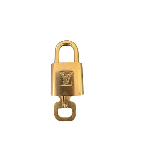 Louis Vuitton Padlock and Key Brass Gold Authentic # 304 Excellent Condition - Picture 4 of 9